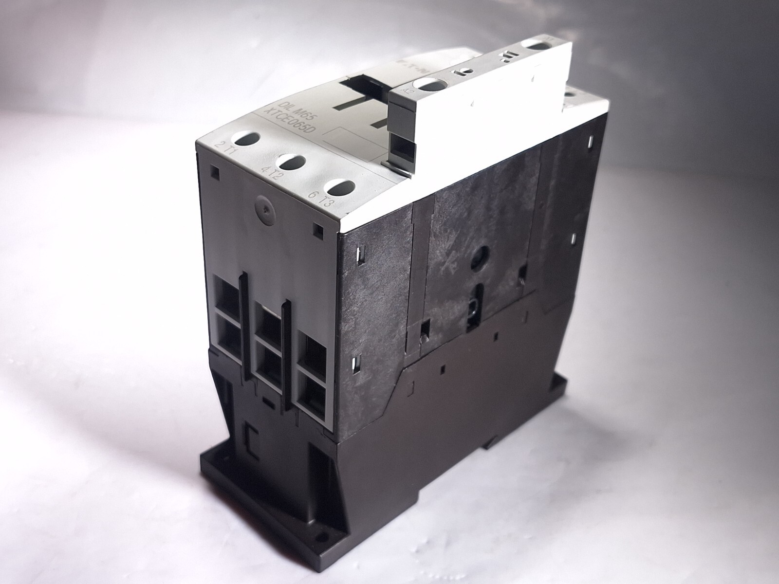 EATON MOELLER XTCE065D00C DILM65 65A 415/480V COIL 3P CONTACTOR 3-1810-037B