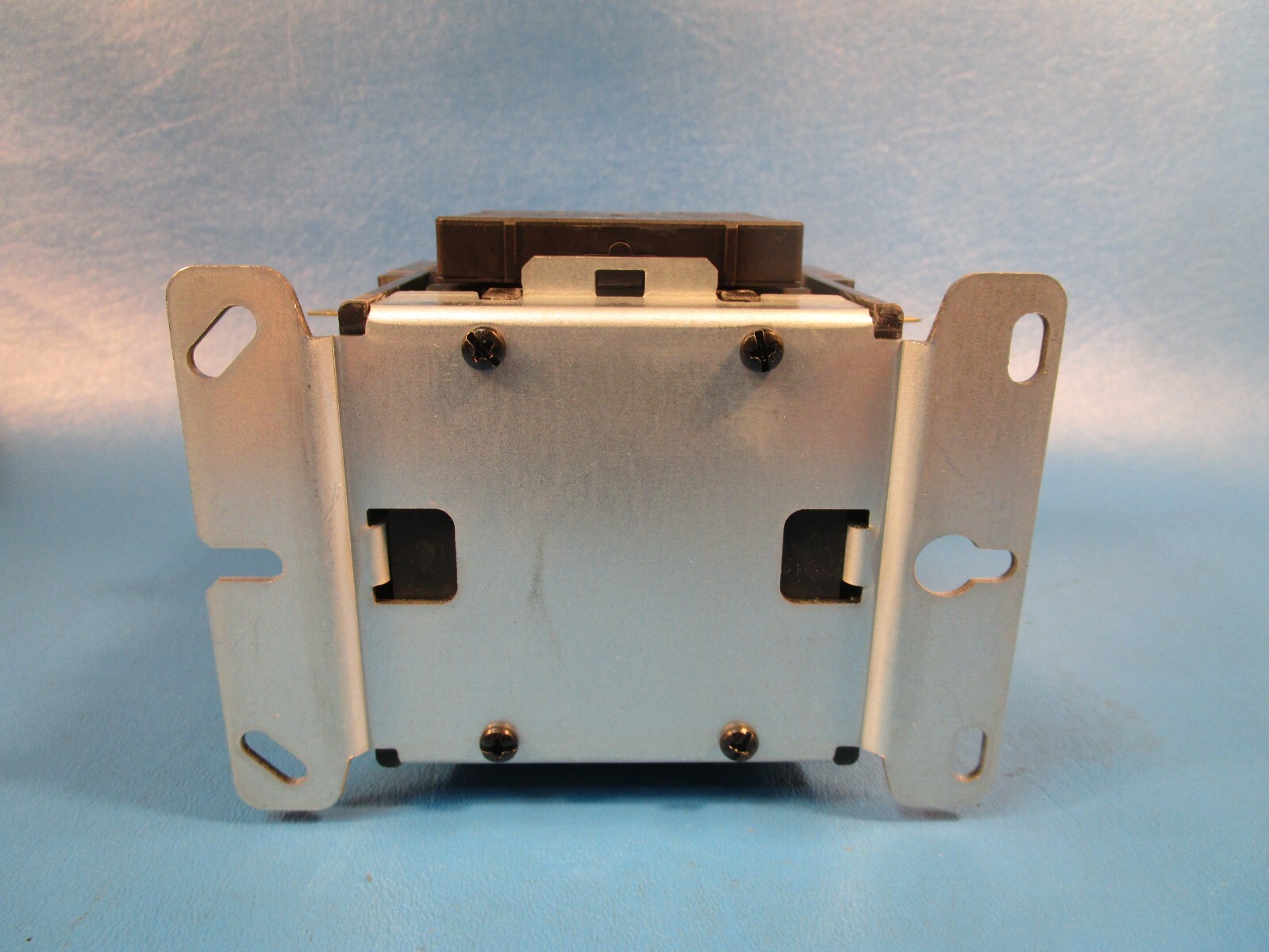 Eaton C25GNY8, Definite Purpose Contactors Non-Reversing 3P 90A 120V 50/60Hz