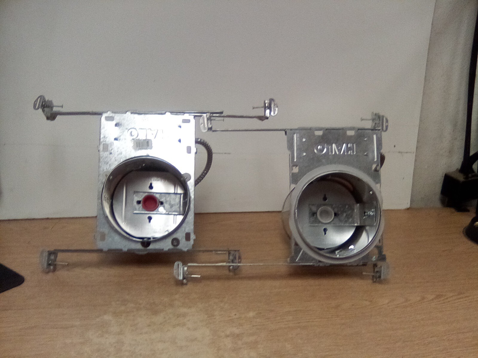 Lot Of 2 Halo H71CAT 6″ Recessed Light Lighting Fixture ” MISSING TRIM”