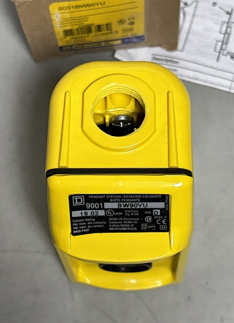 Square D 9001BW90YU Standard Duty Pendant Control Station-Missing Strain-Relief