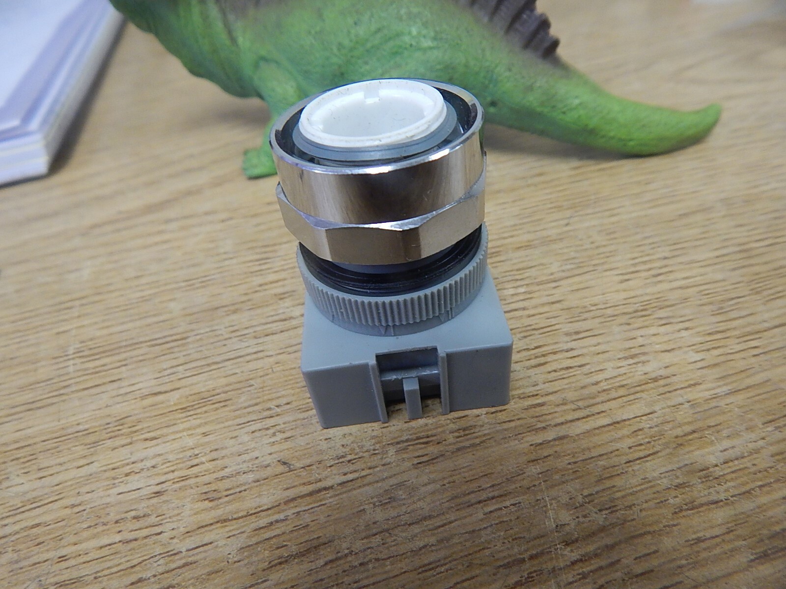 Idec AOLW R630 Push Button *FREE SHIPPING*
