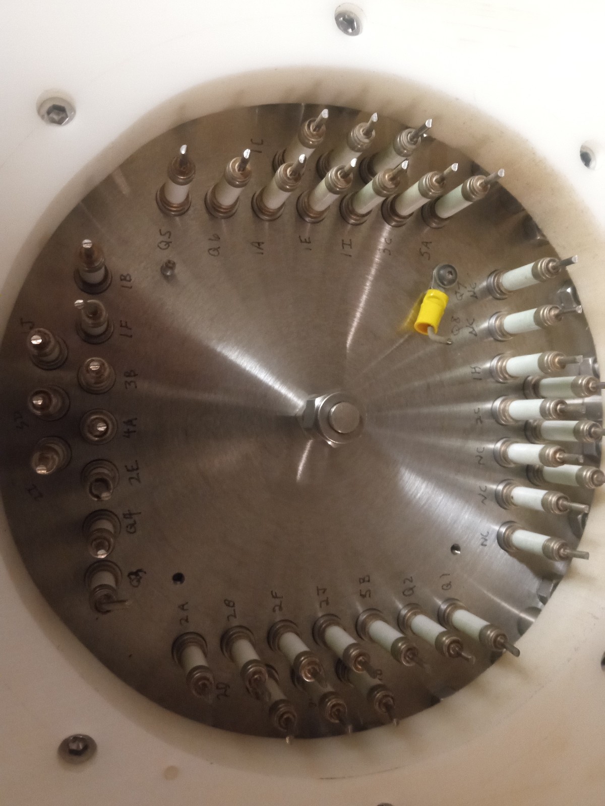 10″ Conflat chamber assembly w/ (40) 14 kV feedthroughs, one is broken