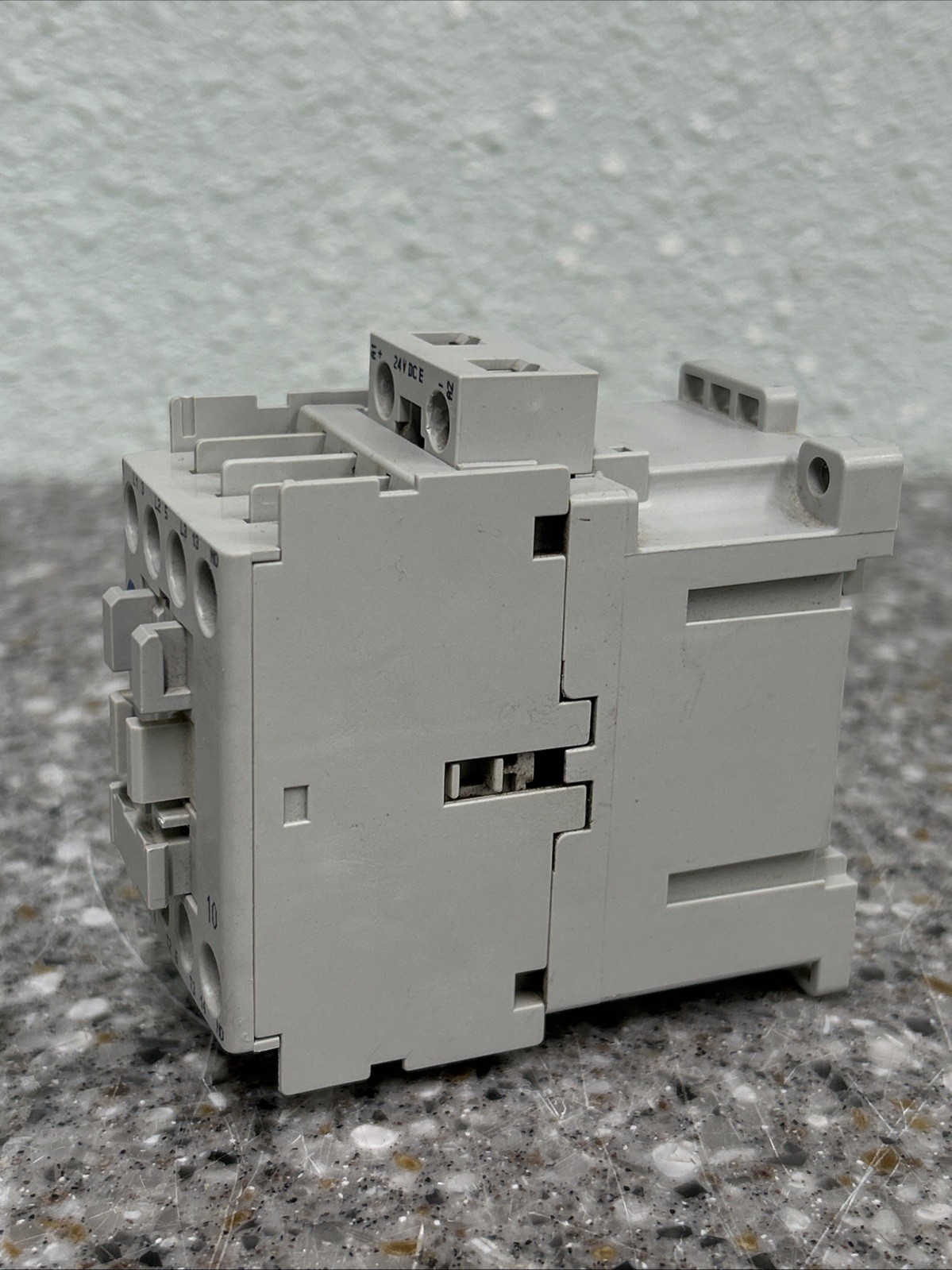USED ALLEN BRADLEY 100-C09E*10 SERIES A CONTACTOR 100-C09E 10