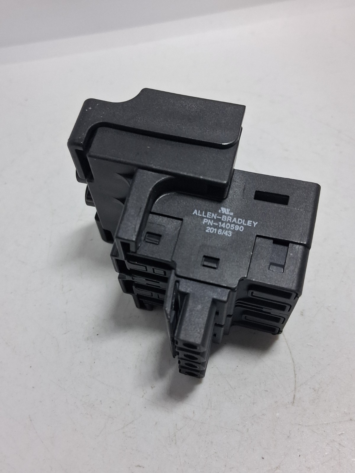 ALLEN BRADLEY PN-140590 TERMINAL BLOCK FOR SERVO DRIVE W/TENSION STYLE TERM NNB
