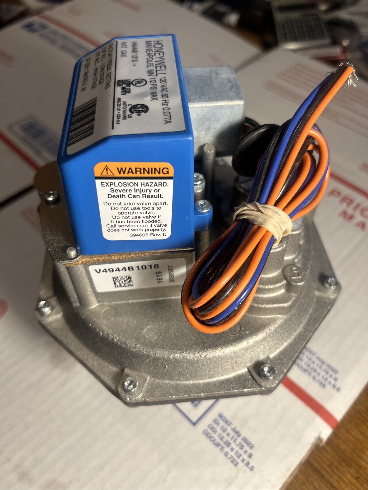 Honeywell Diaphragm Nat Gas Valve 120V 1”NPT, 1/2PSI Max V4944B 1018 2 Stg NEW