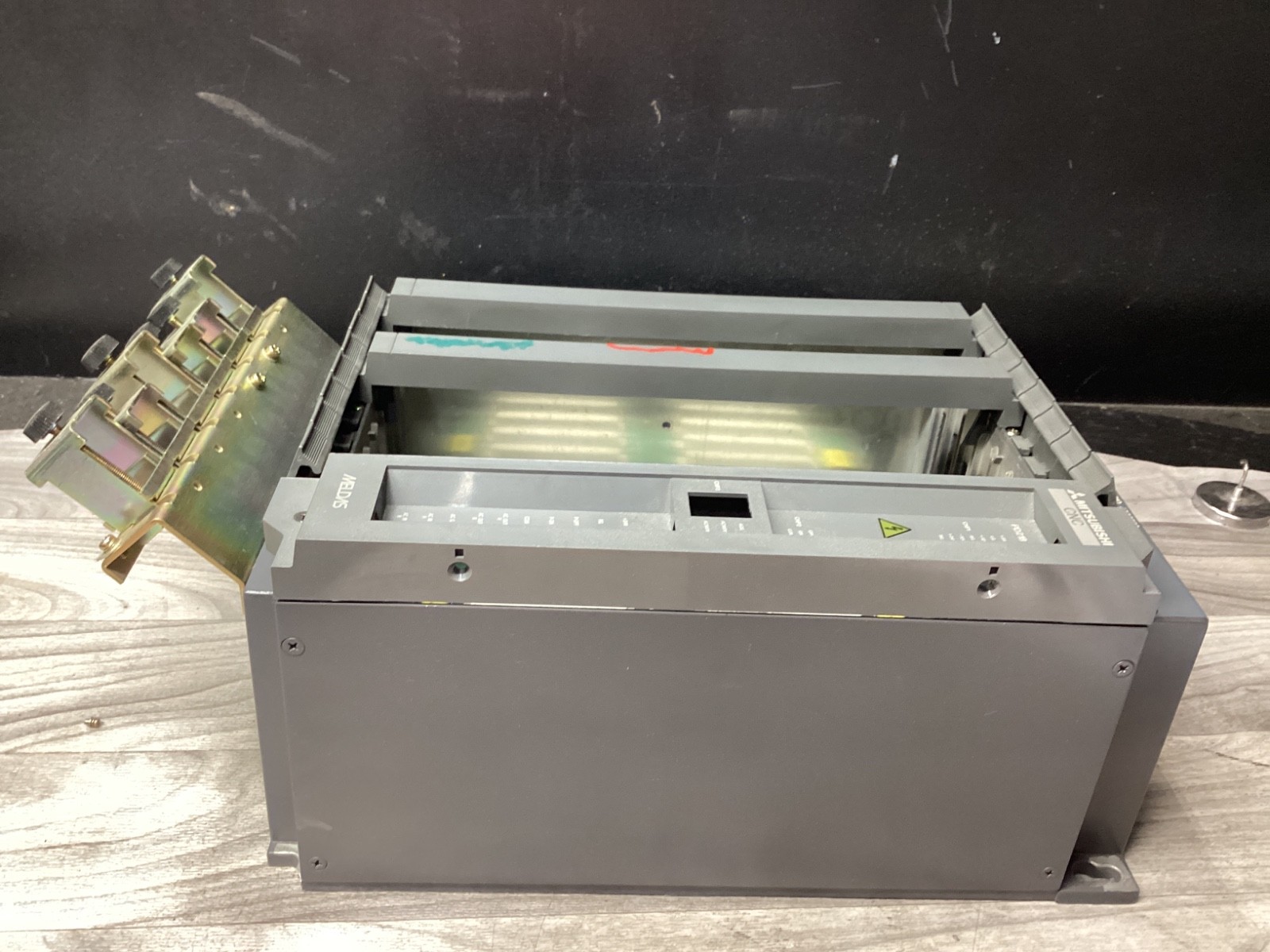 MITSUBISHI FCA320HWM2-1 NUMERICAL CONTROL SYSTEM RACK MC021D #109G7PR7
