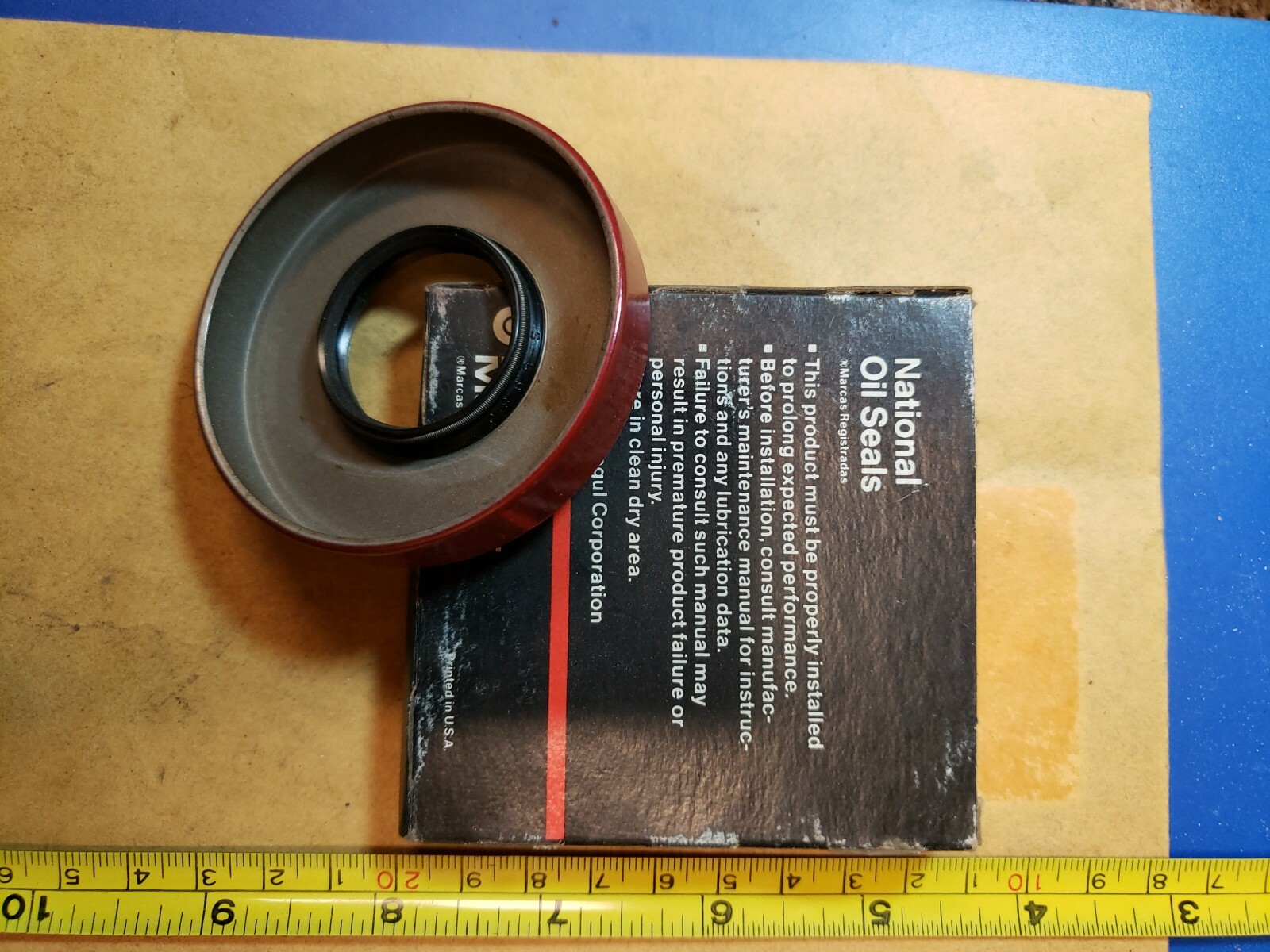 NOS National 470946 Oil Seal New In The Box F+S!
