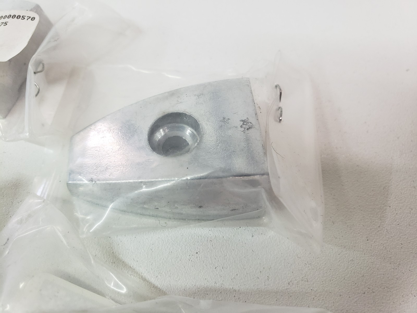 LOT of 4 – UNUSED – TKE ThyssenKrupp 9930075 Cover Cap