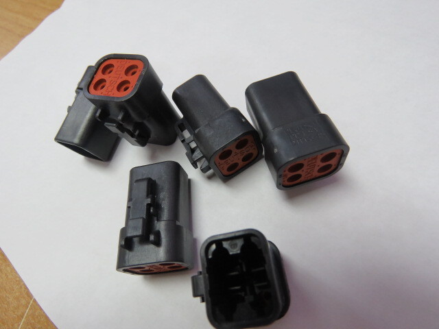 Deutsch DTP06-4S-E004 Qty of 13 per Lot CONNECTOR