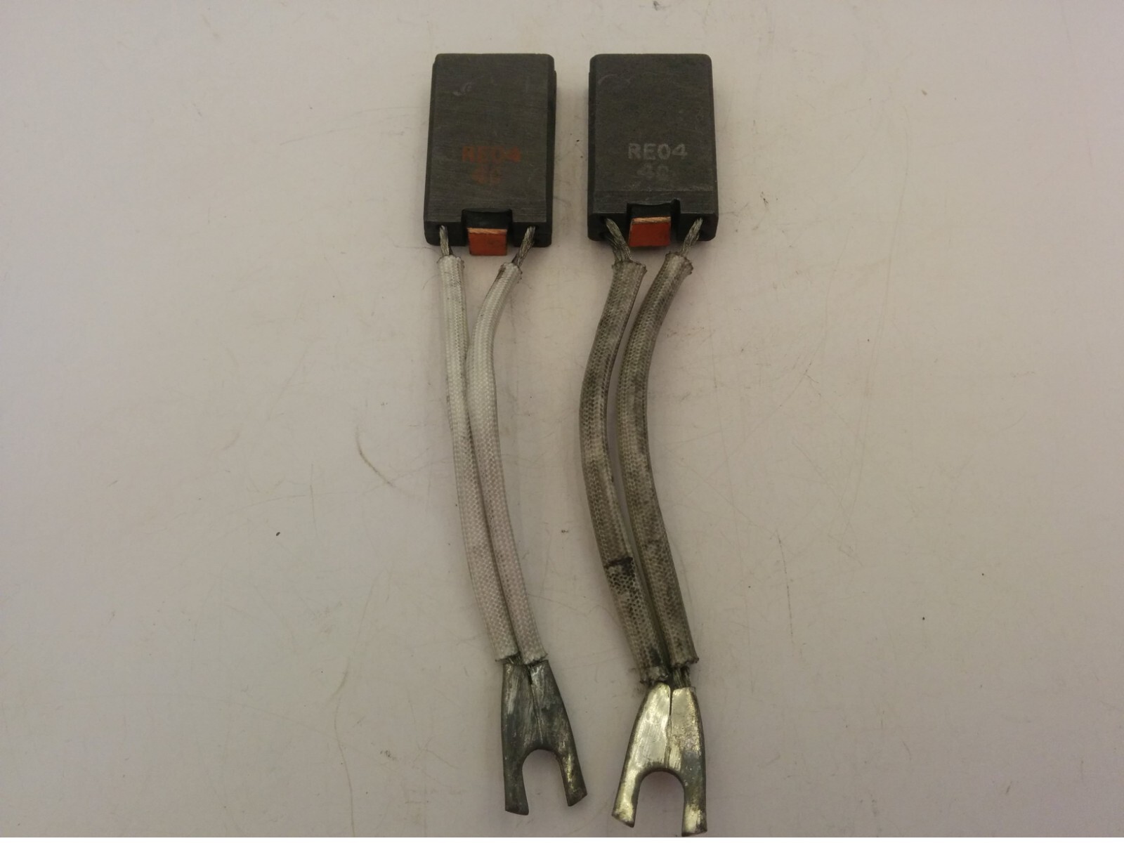 RE04 CARBON MOTOR BRUSH SIZE 3/8 X 1 X 1.5 INCHES PACK OF 2 NNB