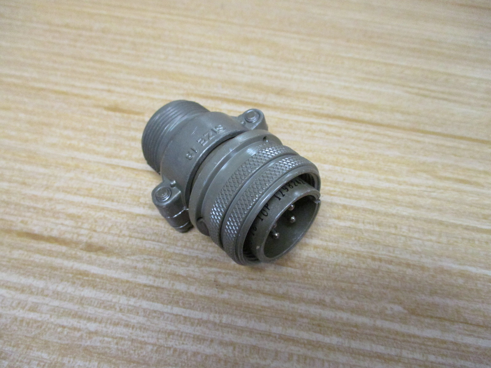 Amphenol M3108B18-10P Connector M3108B1810P