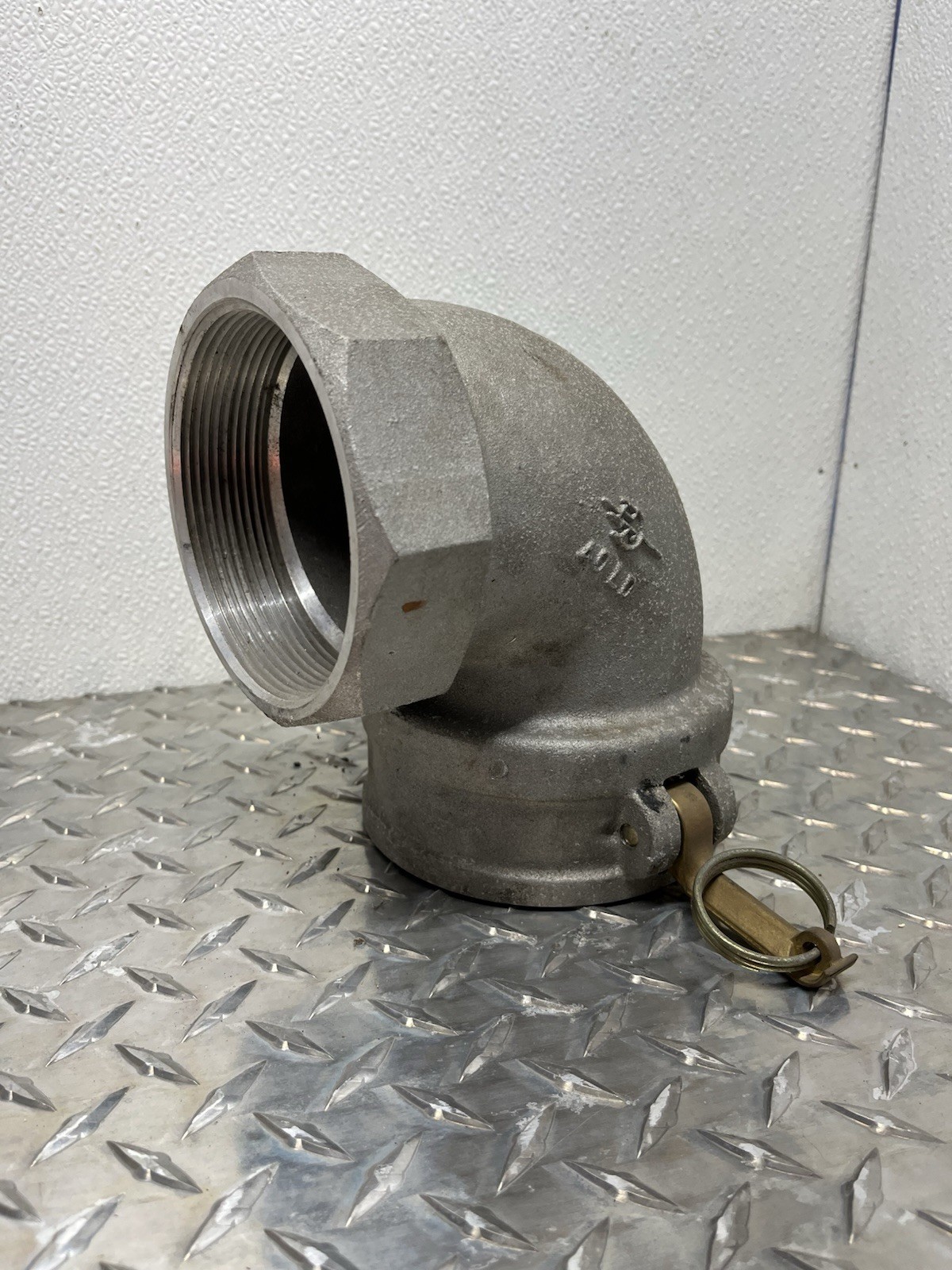 P & T Aluminum 4″ Female Camlock x 4″ Female MPT 90 Degree Elbow (USA)