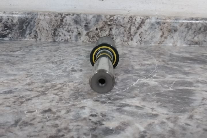 Raymond X500-100 3-29/32 In Stroke Length 8-31/32 In Extended Length Gas Spring