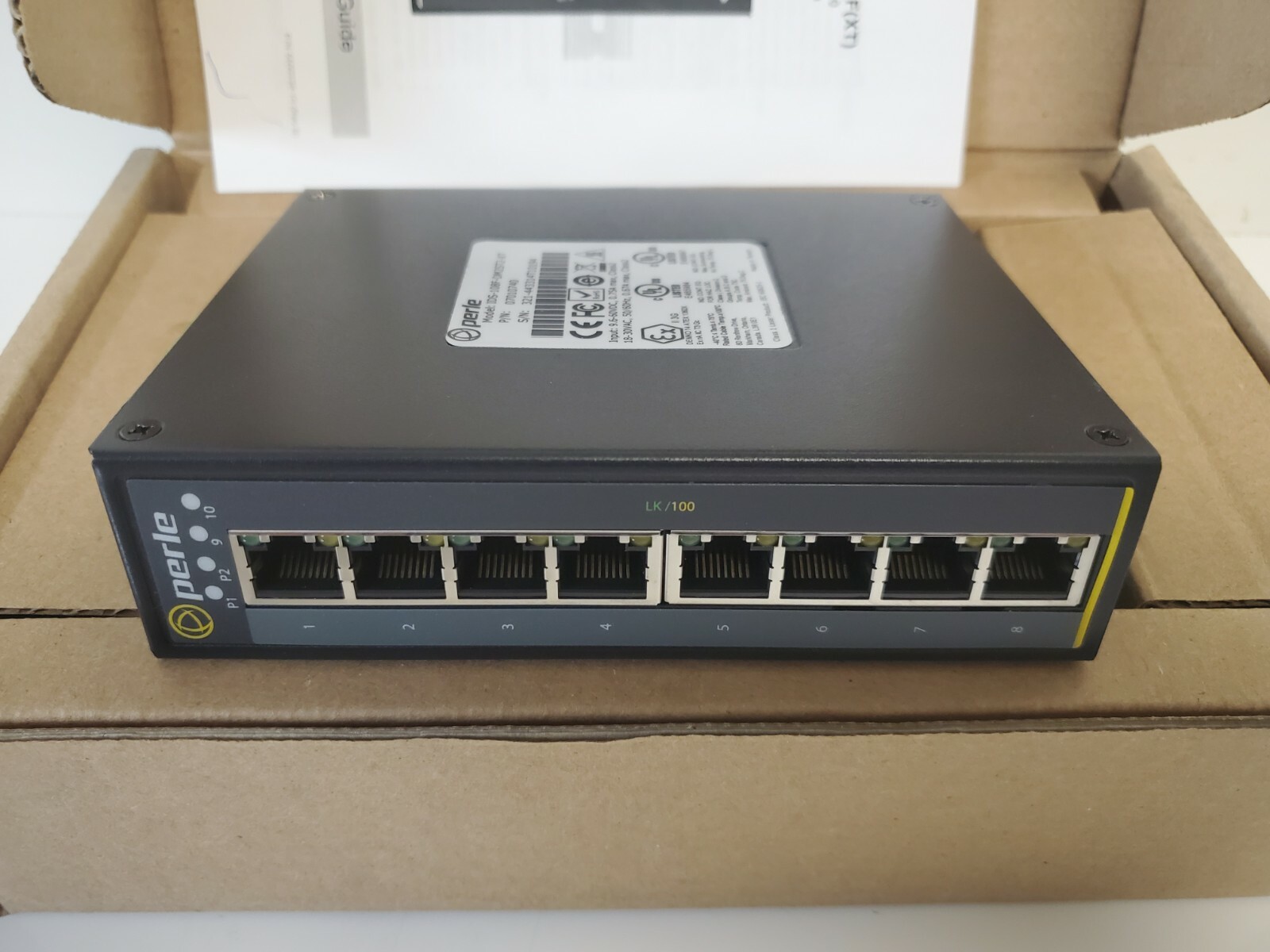 NEW IN BOX! PERLE INDUSTRIAL ETHERNET SWITCH 07010740 IDS-108F-DM2ST2-XT