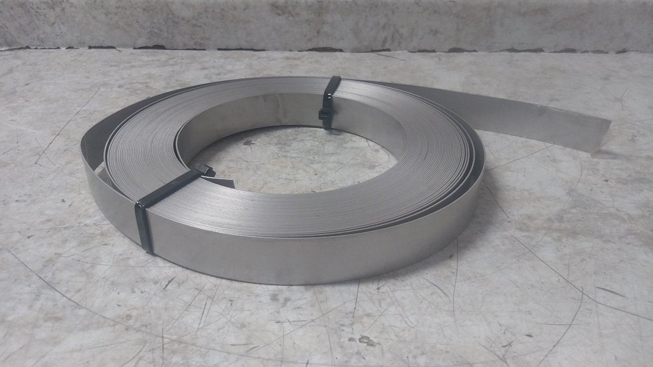 Aluma-Form 1/4-201-SSB-100 1-1/4 in W 100 Ft Length Stainless Steel Pole Band