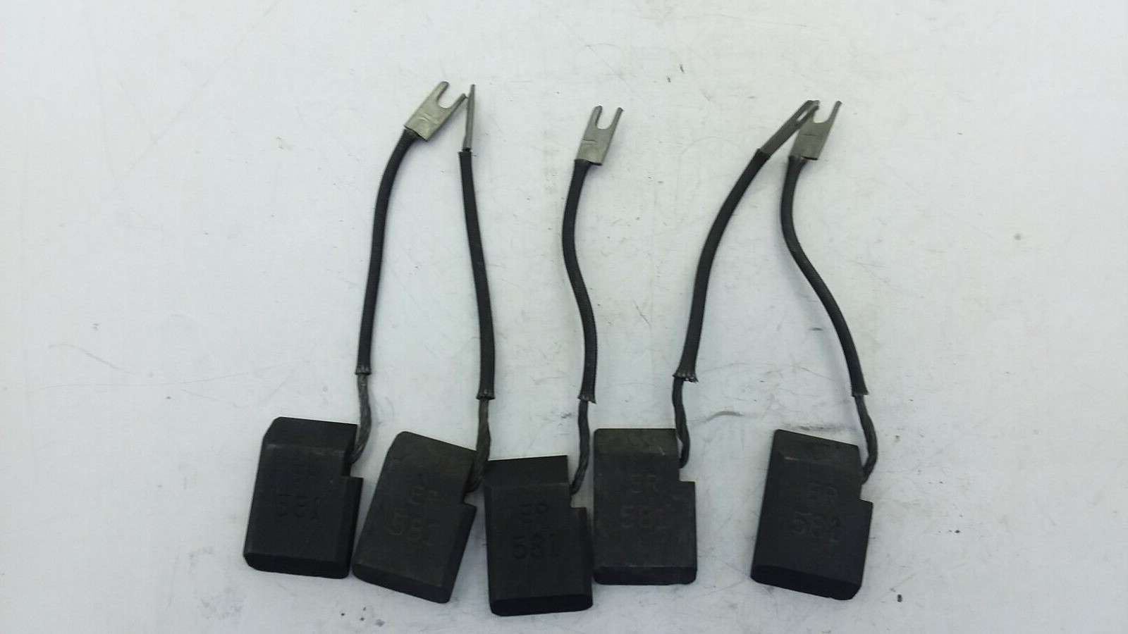 HELWIG ER 581 CARBON MOTOR BRUSH SIZE 3/8 X1 X 1.5 INCHES LOT OF 5 NNB