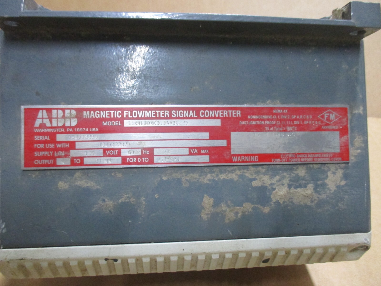 MAGNETIC FLOWMETER SIGNAL CONVERTER MODEL 50XM13DXKD70AAB0229 USED