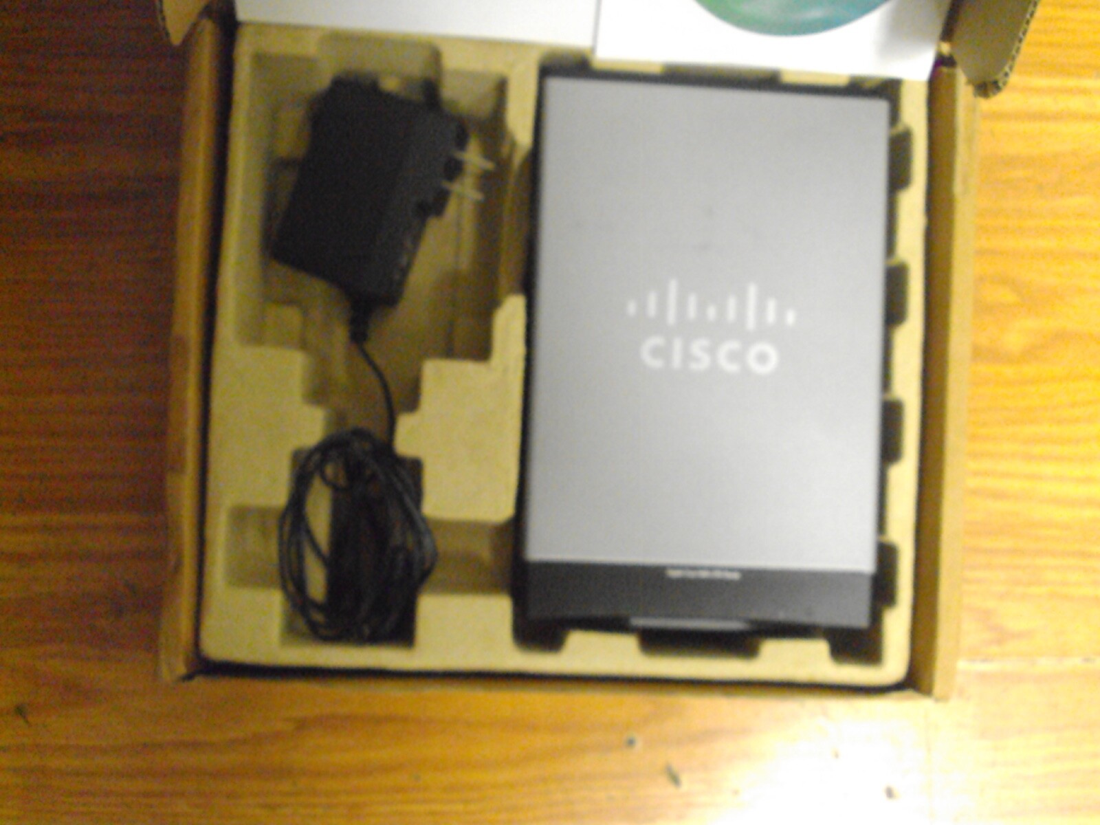 New Box Cisco RVO42 Gigabit Dual Wan VPN Router Complete S23