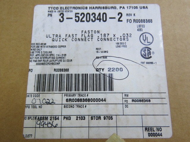 TYCO ELECTRONICS 3-520340-2 Qty of 200 per Lot TERM 16-14 RECEPT FASTON FLAG