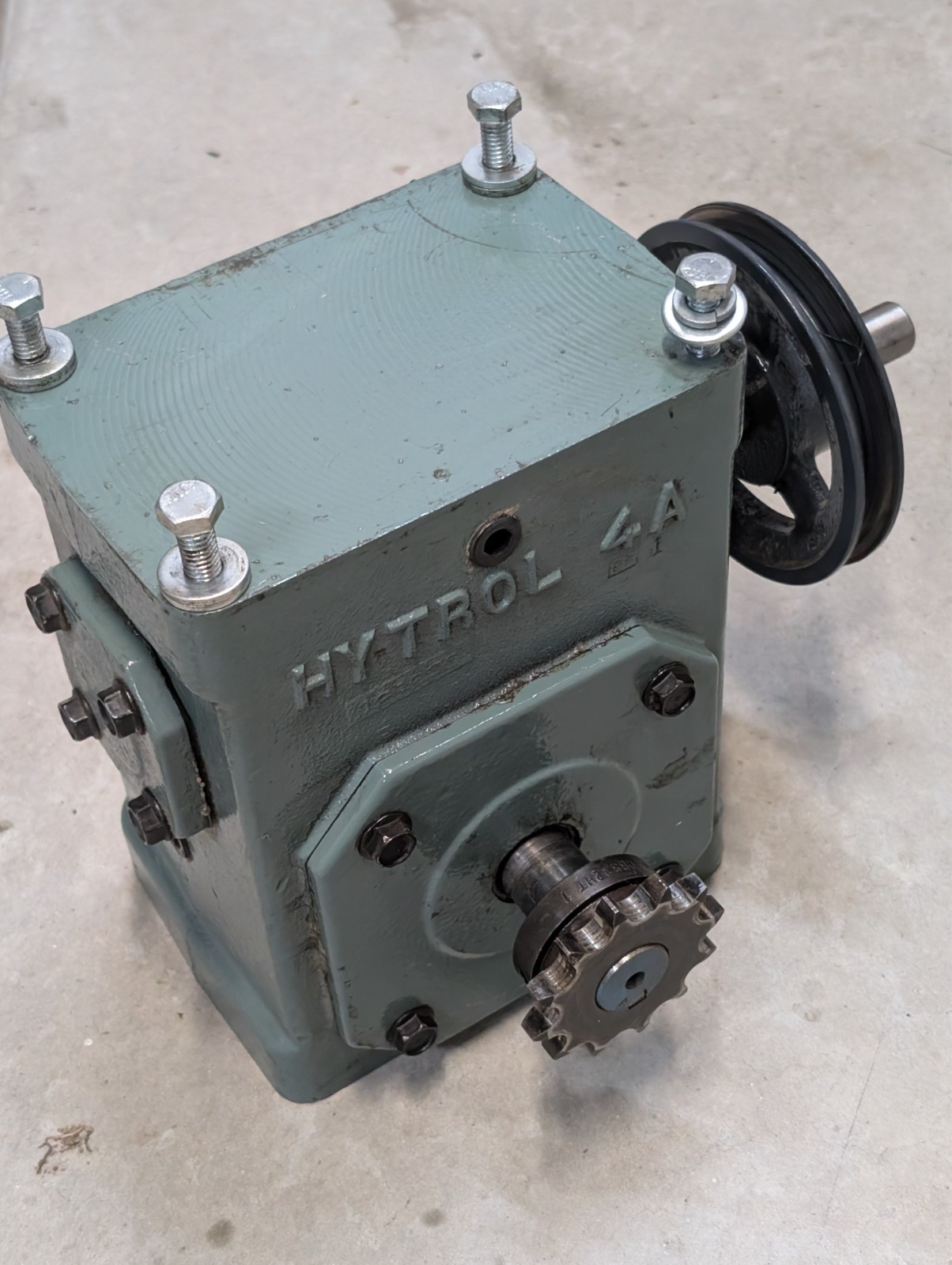 HYTROL 4AC 20-1 RH GEAR REDUCER RIGHT HAND, RATIO 20:1, With Gear & Pulley