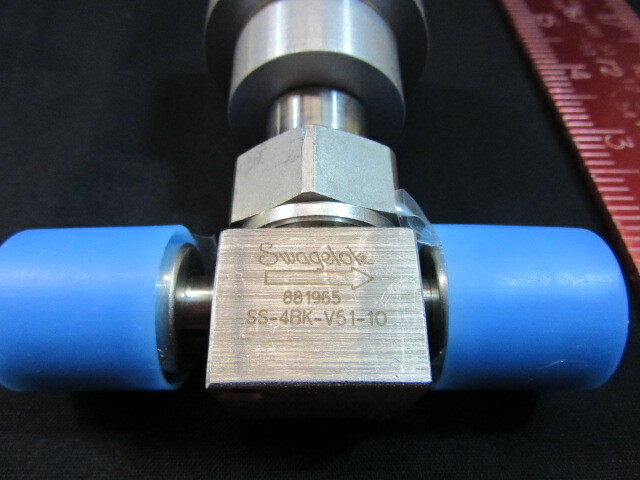 Swagelok SS-4BK-V51-10 PNEUMATIC BELLOWS VALVE   (3 ARE NUPRO)