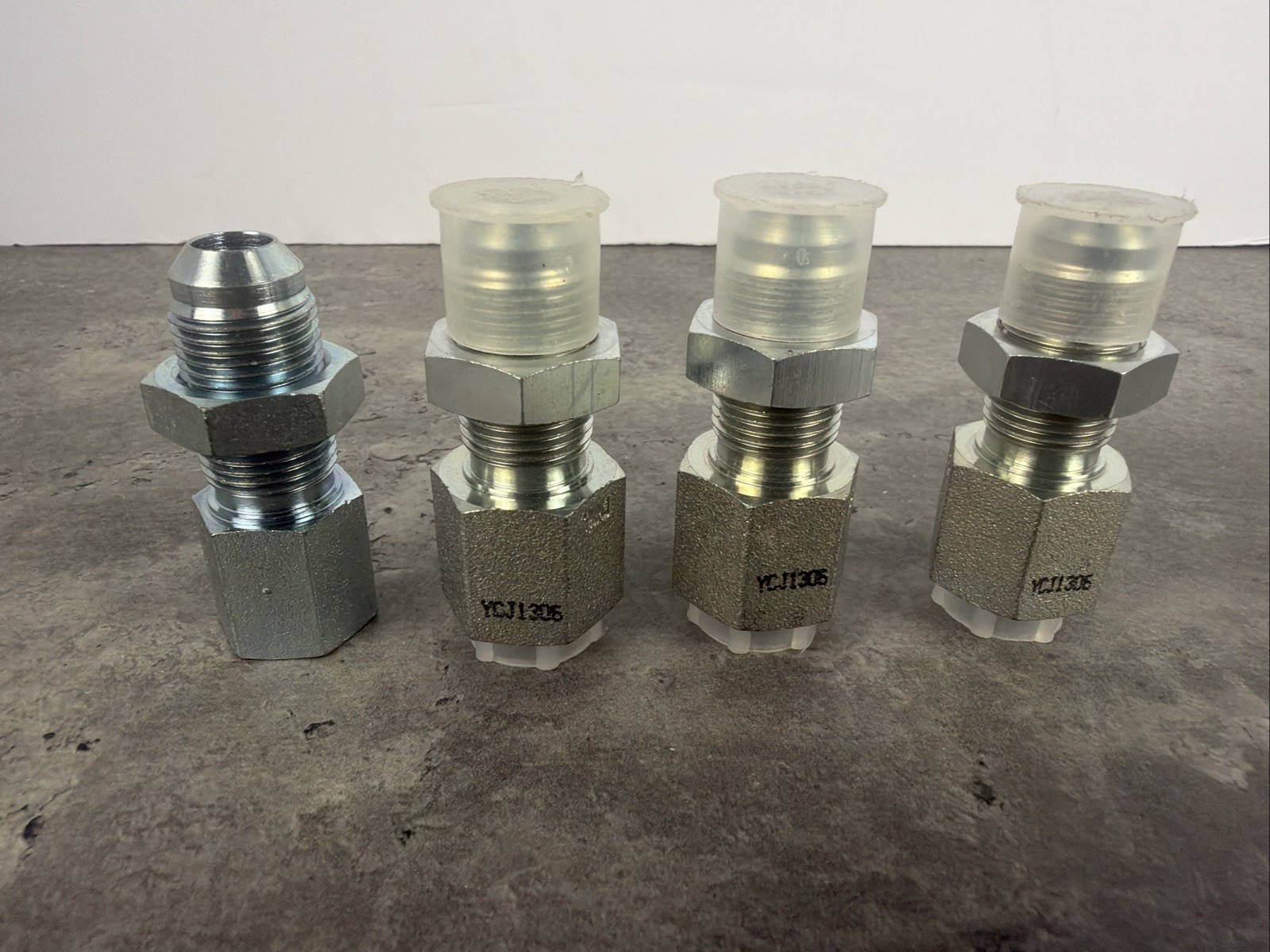 SMA-8 3/4 Tube Adapter Straight Fitting Lot of 4 New YCJ1306