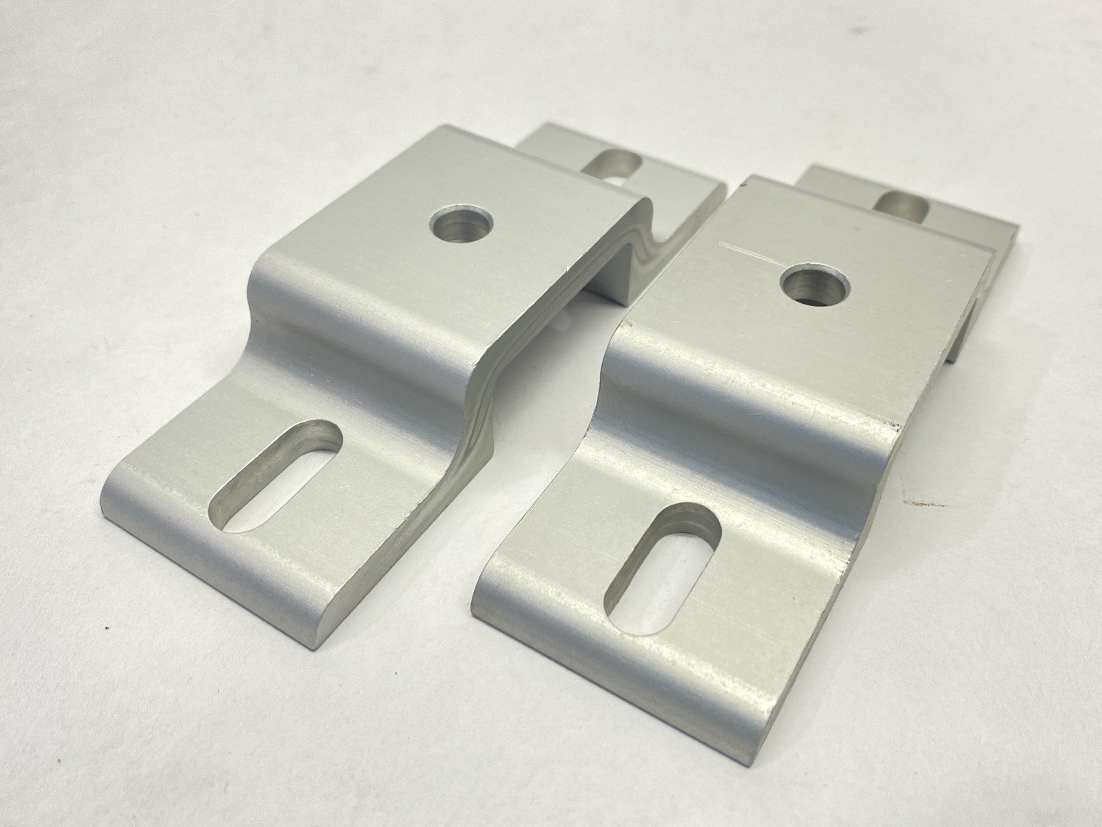 80/20 2517 Double Arm Narrow Mesh Retainer LOT OF 2