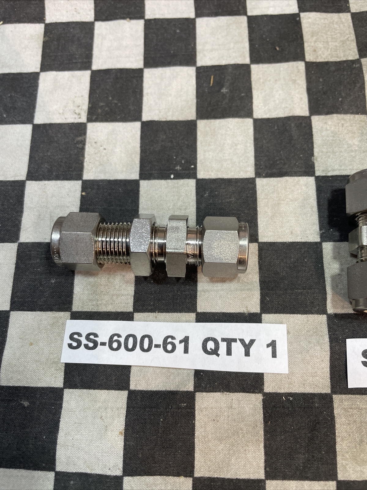 SWAGELOK SS-600-9, SS-600-6, SS-600-3, SS-600-61, TEE BLOW UNION LOT OF 8#163914