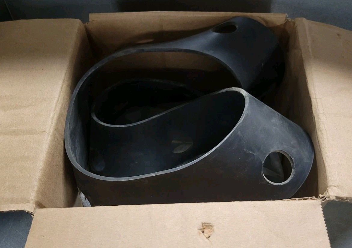 Reliapak 10″ Flange Kit EPDM Rubber 1/8″ Gasket 150# w/ Bolts & Nuts