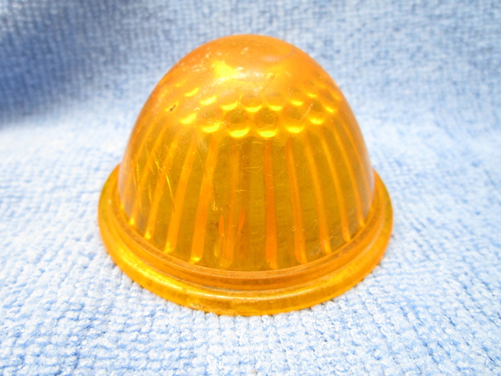 S&M 2703 Amber Clearance Light Lamp Lens 2-1/2″ OD
