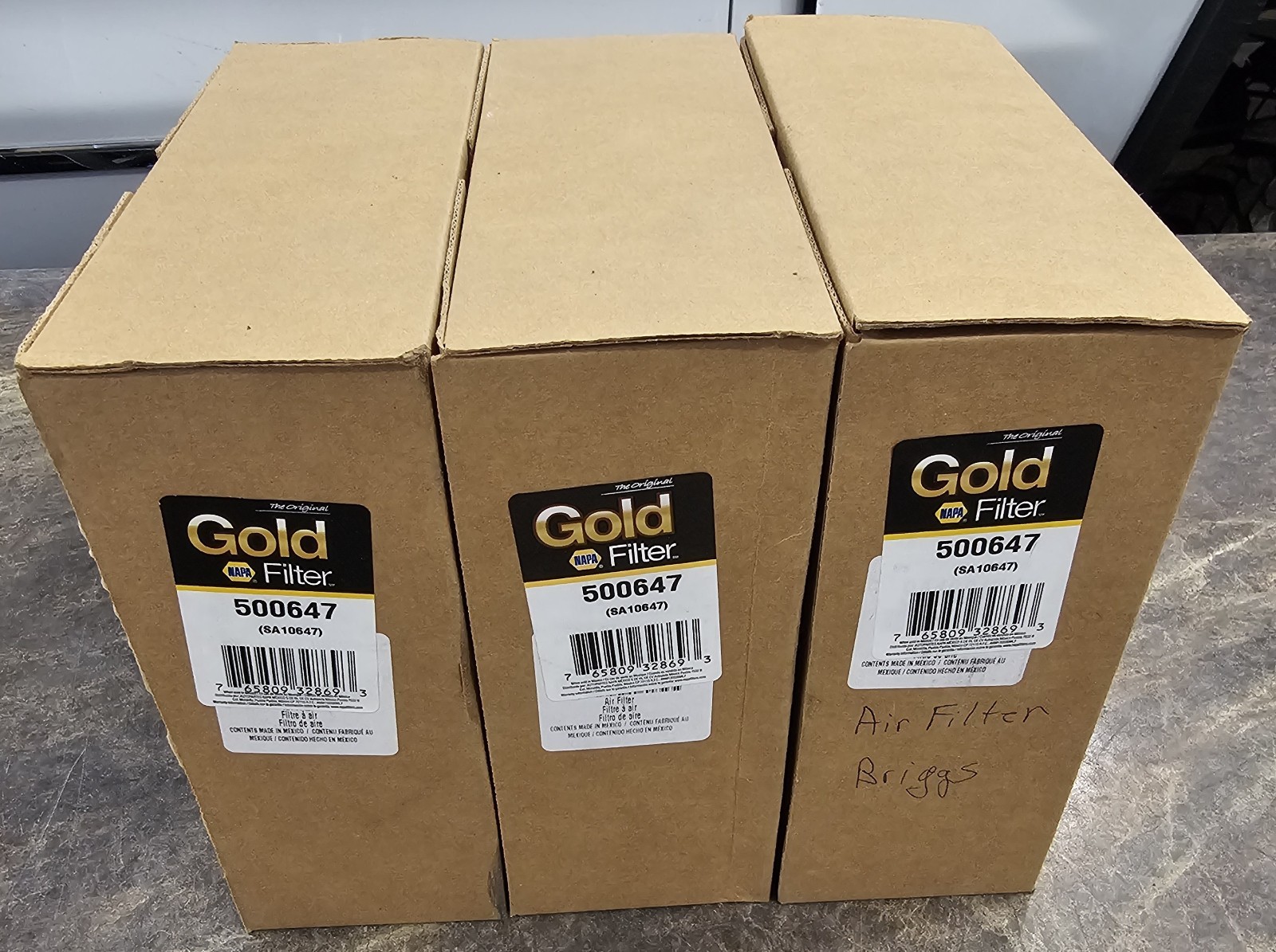 NAPA GOLD 500647 Air Filter SA10647 BRAND NEW