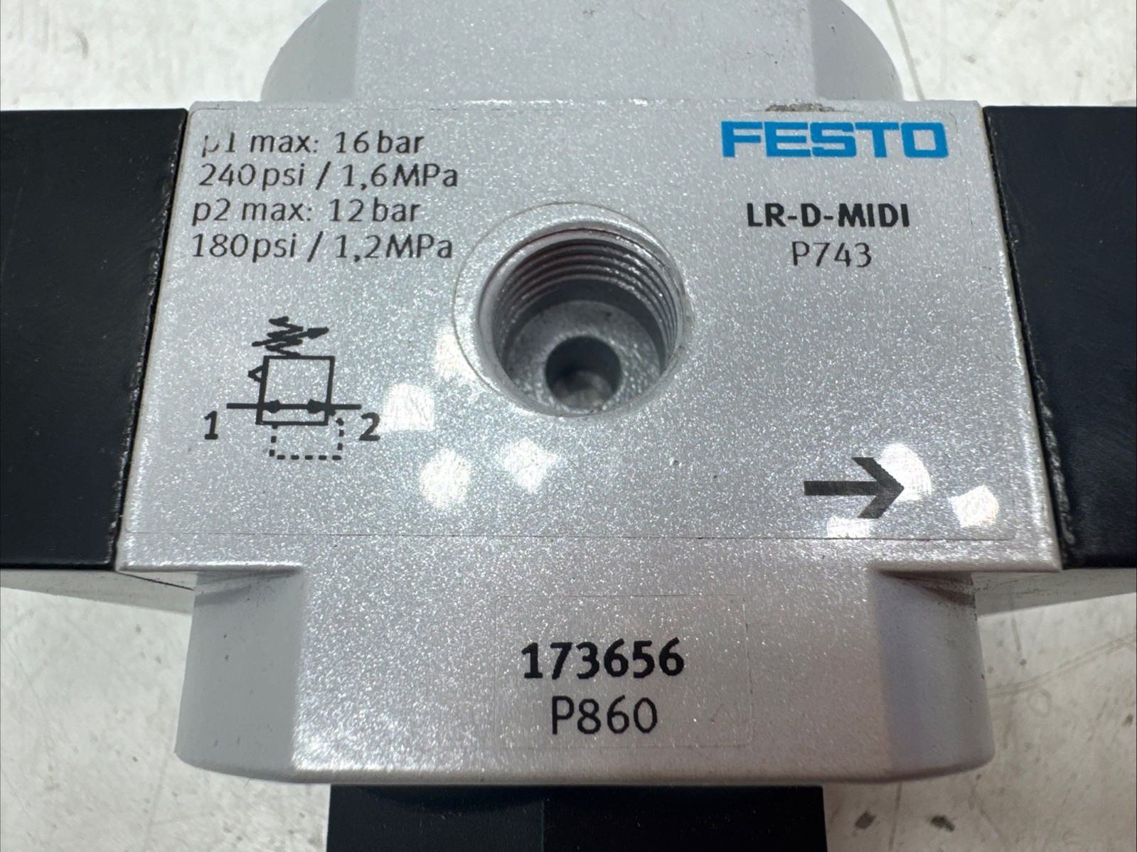 Festo LR-D-MIDI P743 / LR-3/8-D-MIDI-NPT / 173656 Pressure Regulator with Gauge
