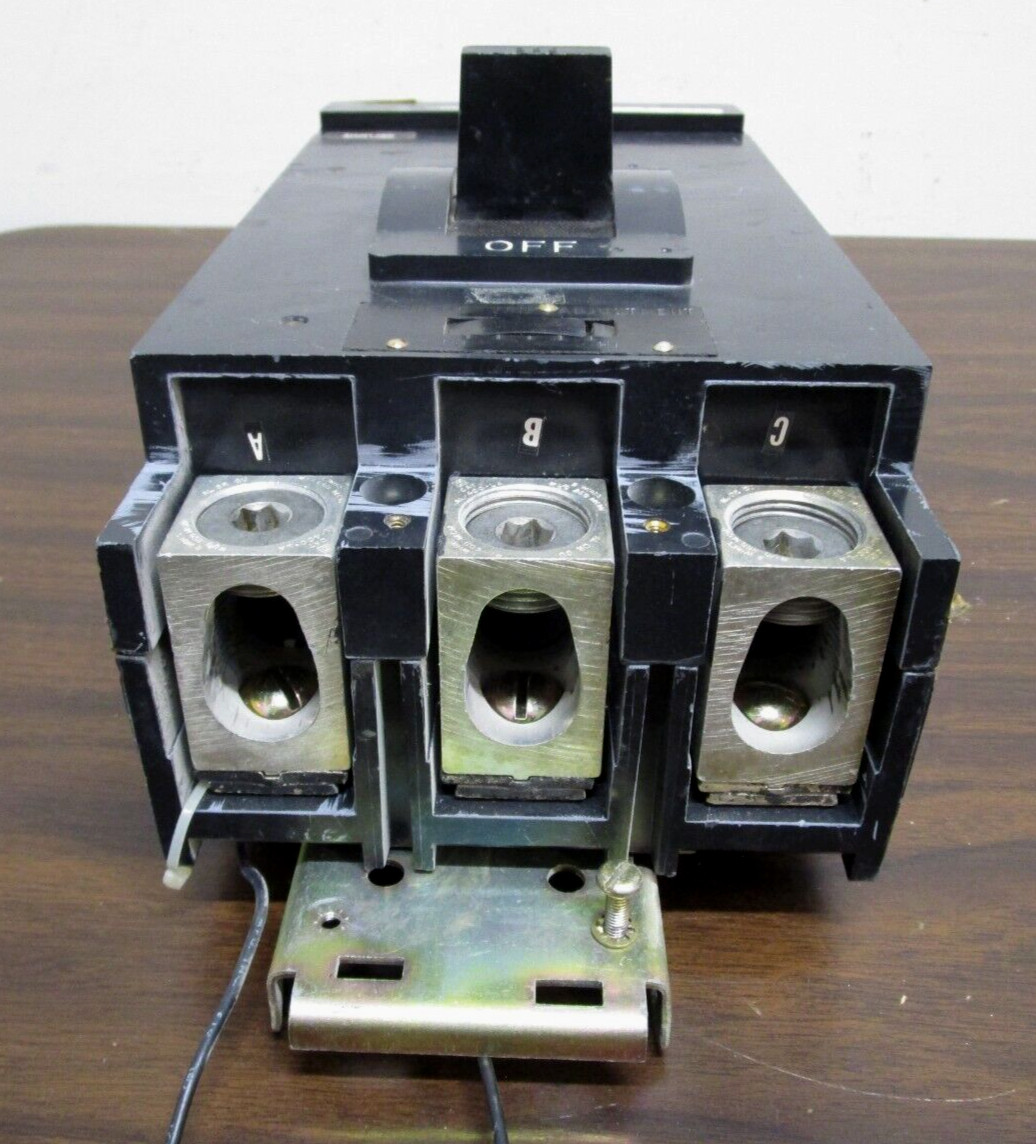 SQUARE D LA36350 MOLDED CASE CIRCUIT BREAKER
