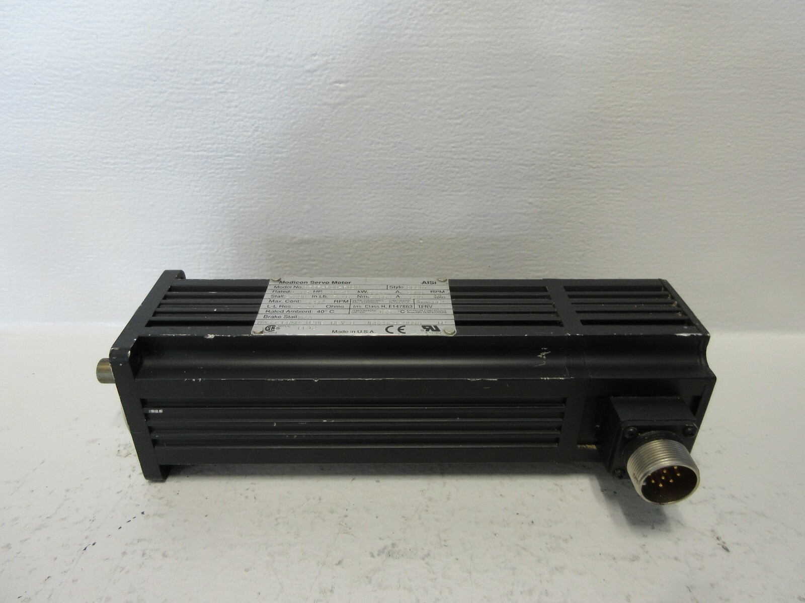 MODICON S33F-R00-F020 USED SERVO MOTOR 1.05 HP 2500 RPM S33FR00F020