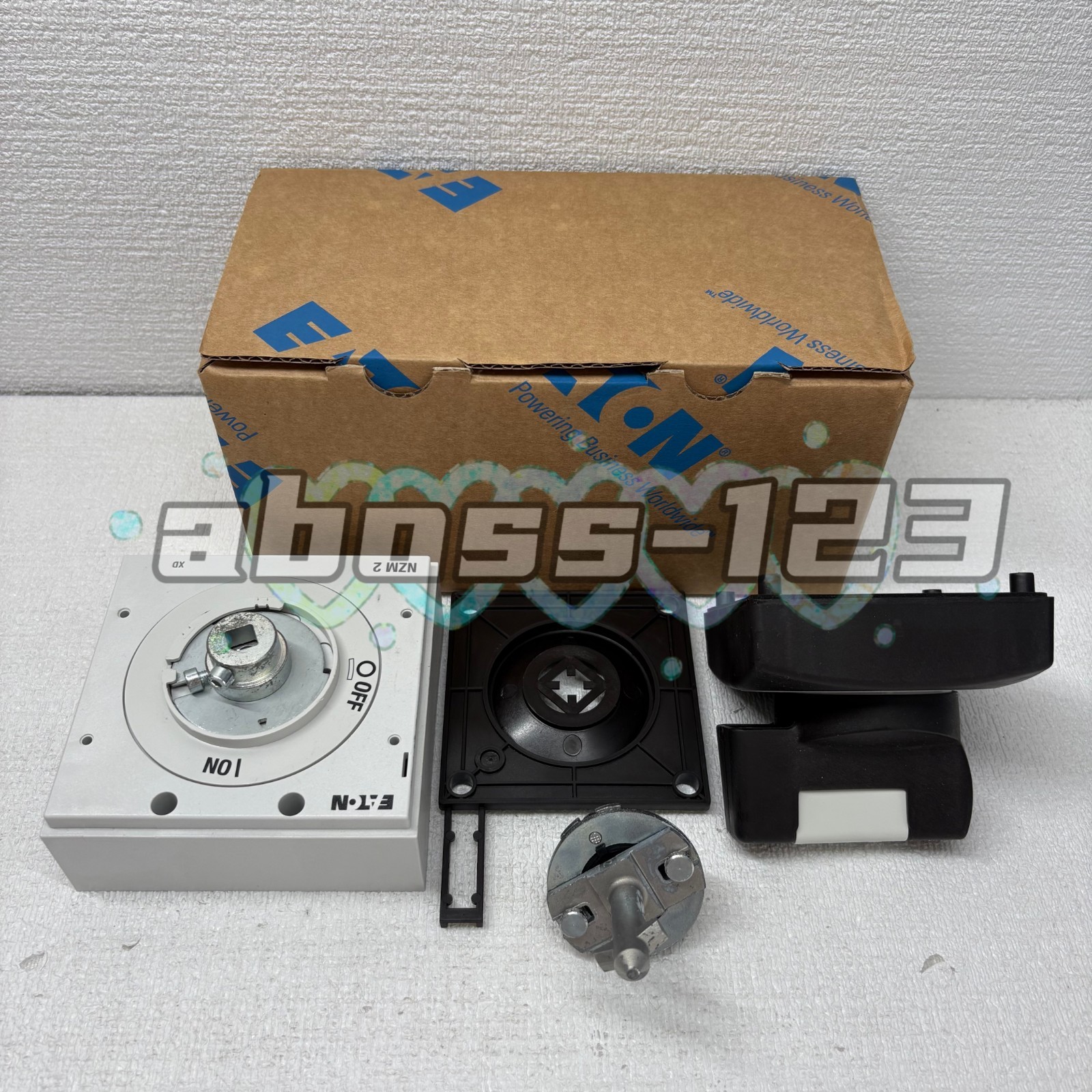 Eaton NZM2-XTVD-60 lever key#1pcs new in box