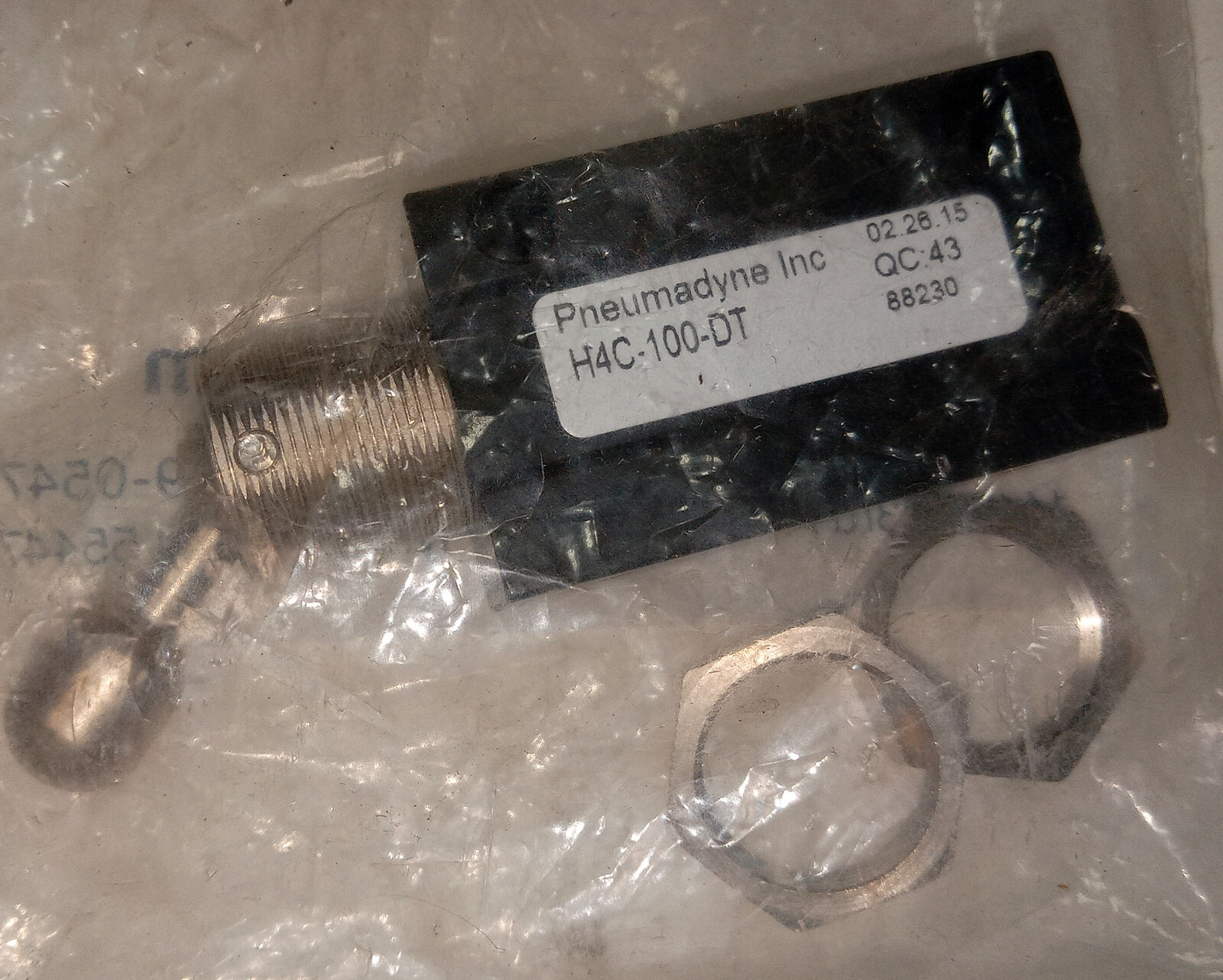 1 NEW PNEUMADYNE H4C-100-DT DETENTED TOGGLE AIR CONTROL VALVE NNB **MAKE OFFER**