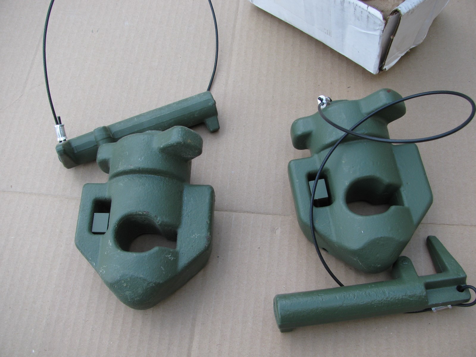 2 NOS CONTAINER LOCK ASSYS 1015-000S1 2590-01-062-3520