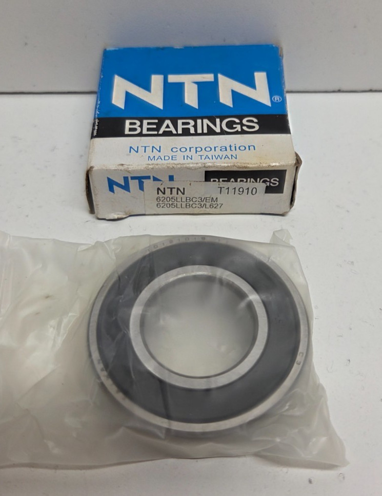 NEW IN BOX! NTN 25MM X 52MM X 15MM DOUBLE SEALED BEARING 6205LLBC3/EM