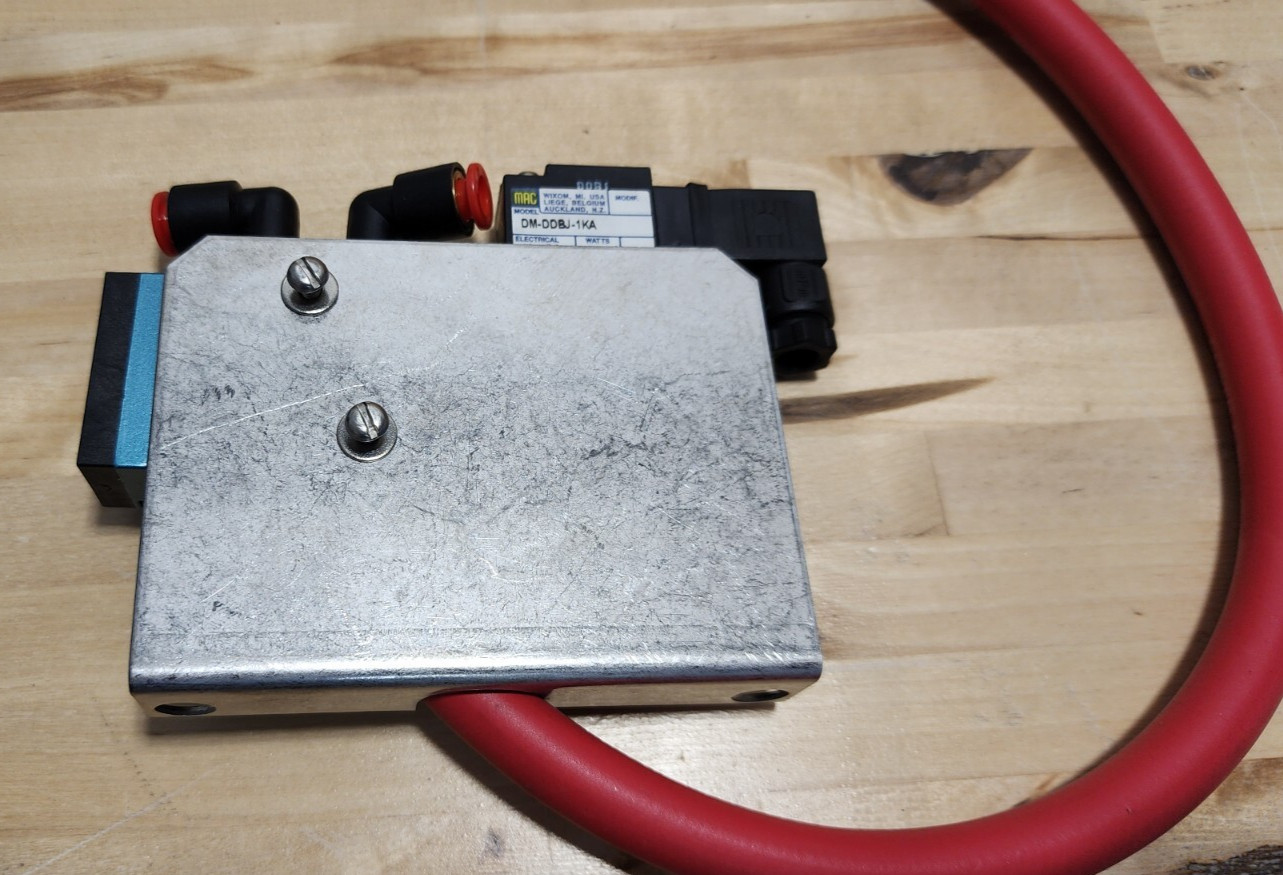 MAC DM-DDBJ-1KA Solenoid Valve 12VDC 5.4Watts With 801-4 Push-Lok Hose