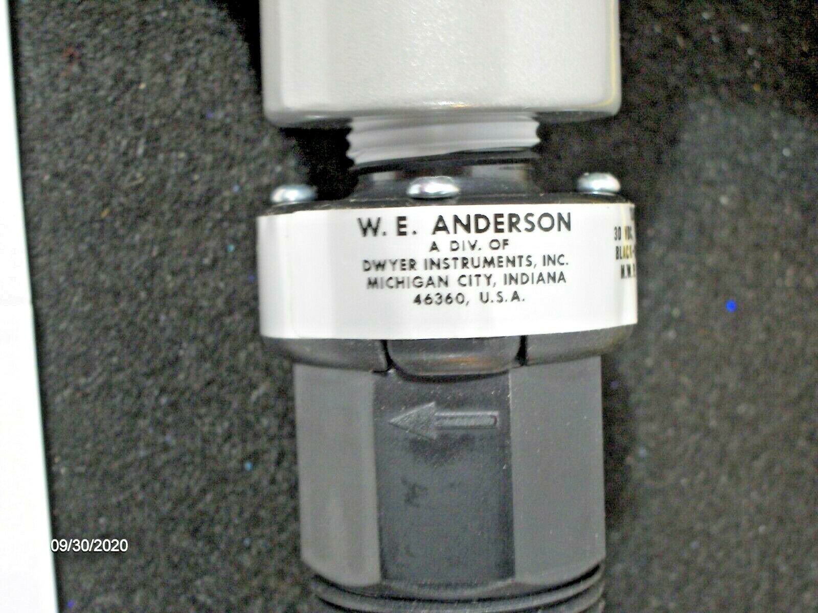 W.E. Anderson Series V8 Flotect Flow Switch 125/250VAC 5amp V8-WP2, A33AB NEW