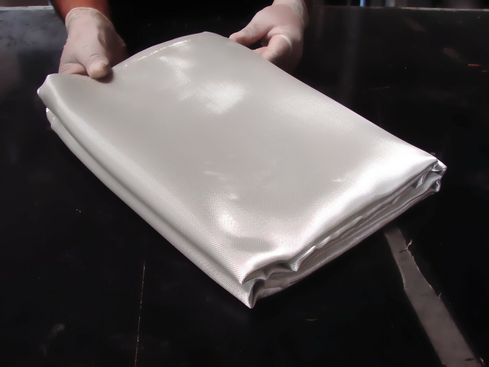 FIBERGLASS CLOTH 4 BOAT BUILDING & REPAIRS 10oz PLAIN WEAVE 60″W X 10 YARDS LONG