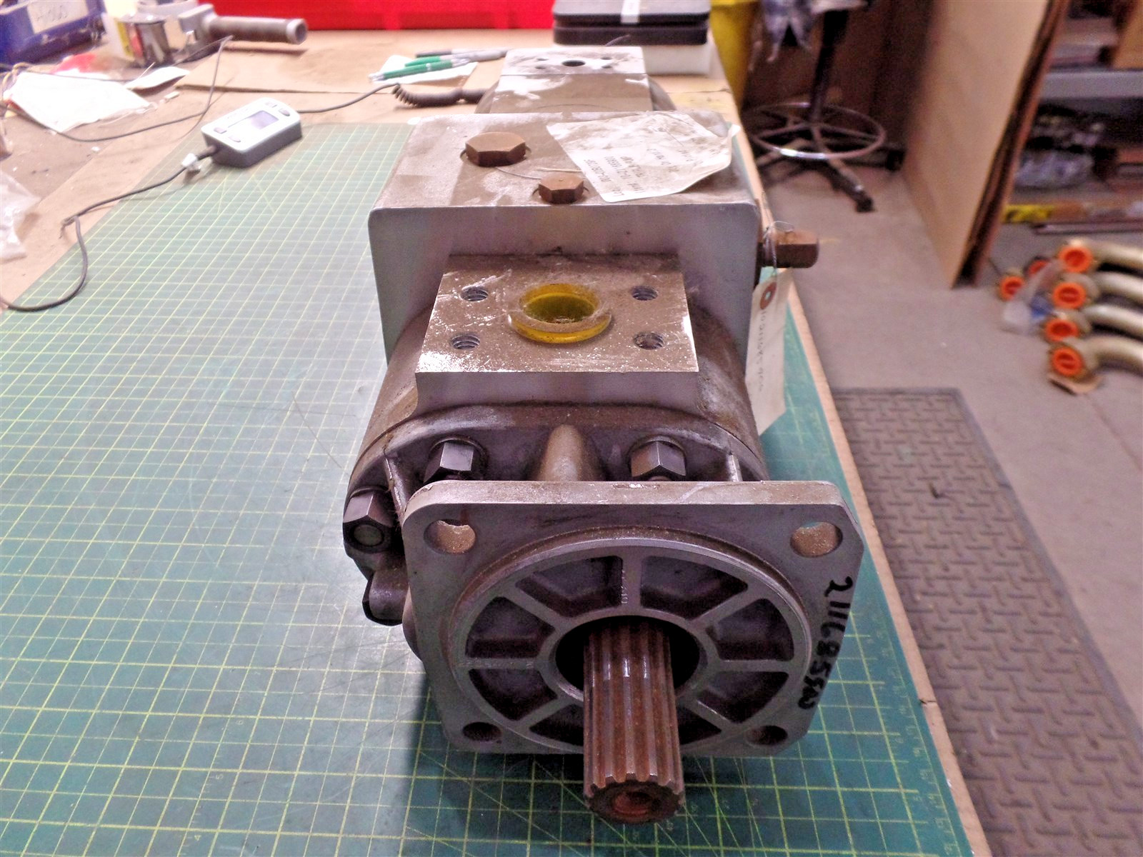 GENUINE TROJAN O&K 10211685900 TRIPLE PUMP ASSEMBLY, TEREX 10-211685900, N.O.S