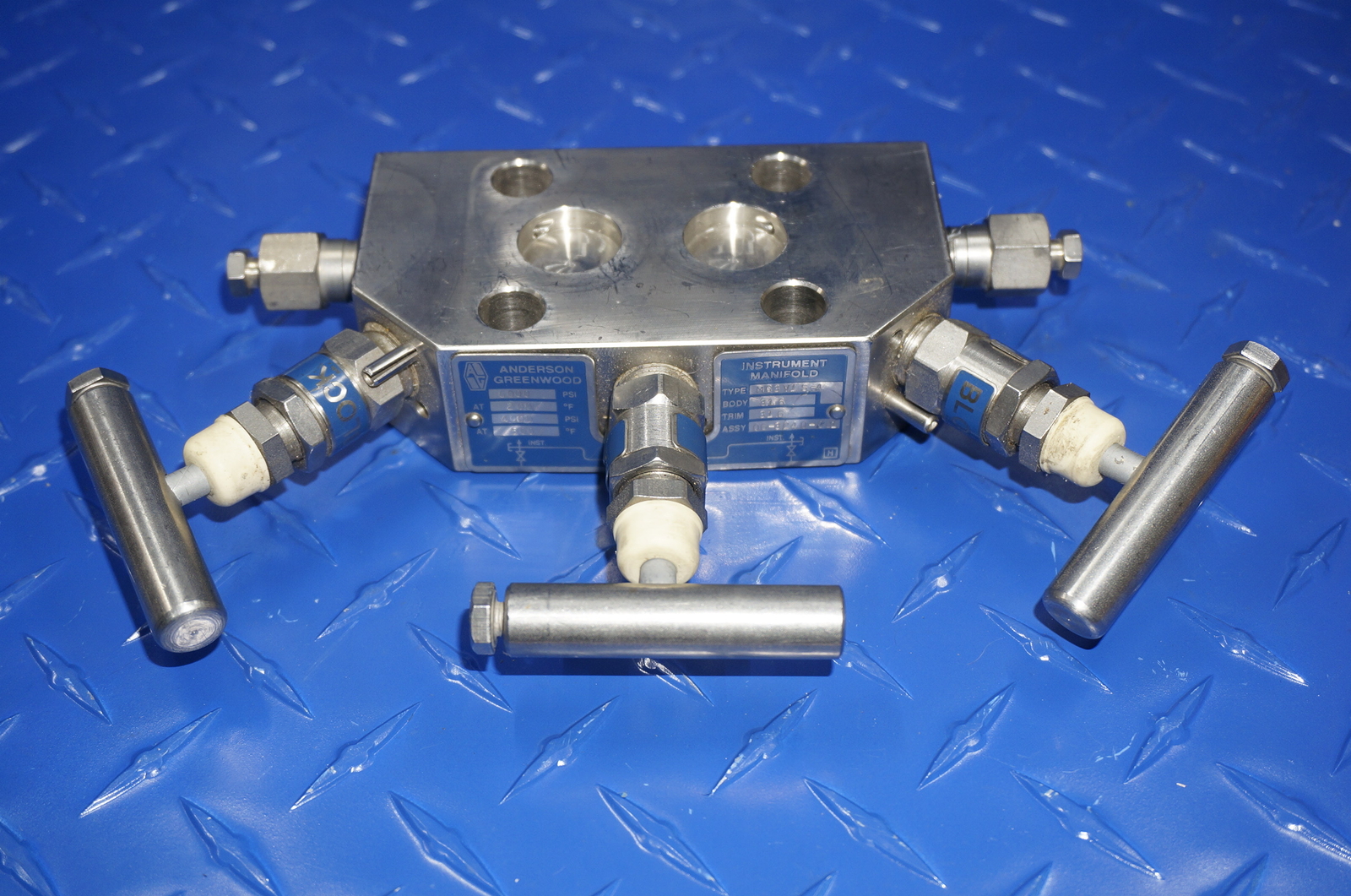 ANDERSON GREENWOOD MANIFOLD MC3VIS-4 3 VALVE MANIFOLD NSP