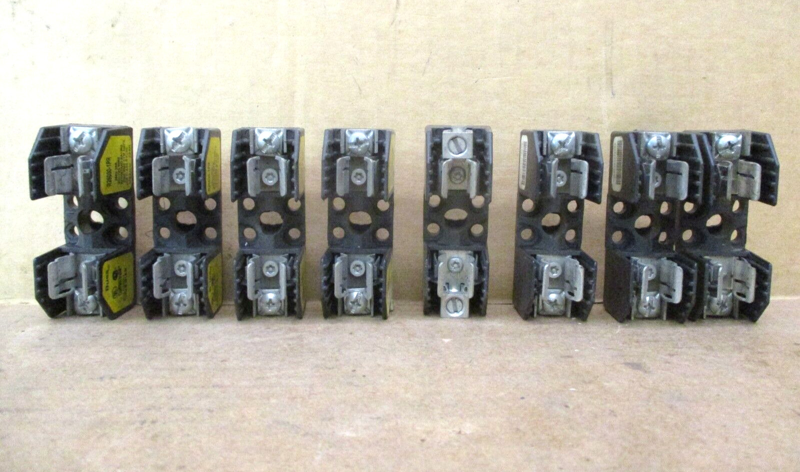 Buss R25030-1PR Edison HRCI-R Fuse Holders Lot of 8 Pieces 49992HM