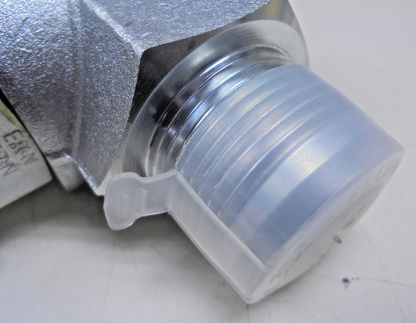 Eaton Aeroquip FS65009-1616-01 Swivel Joint ORB to SAE 37