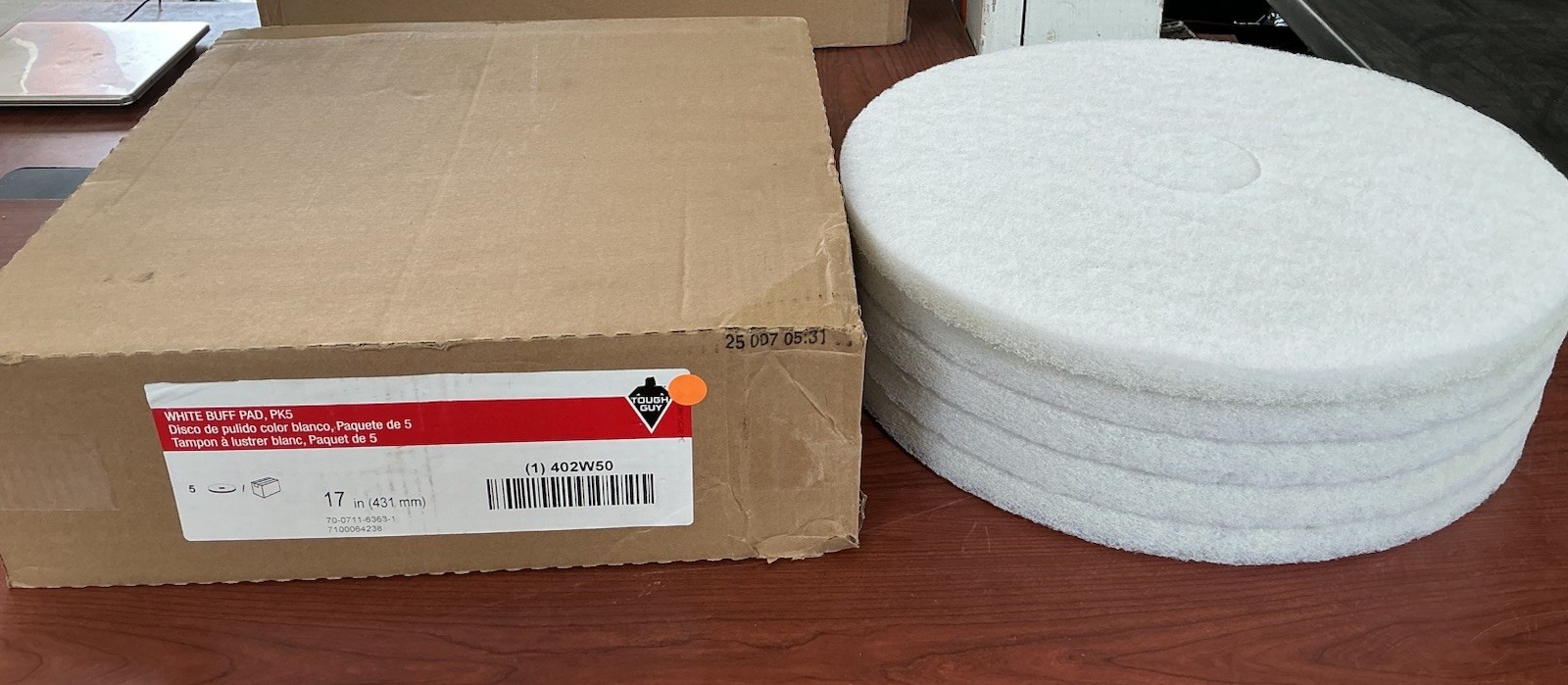 NEW TOUGH GUY 17in White Buffing Pads 402W50 5-pack B16