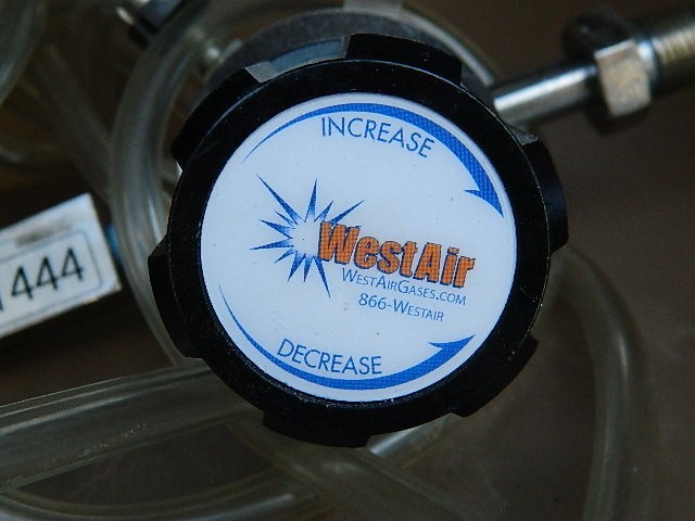 Westair 2121351 73-500 Regulator with Dwyer Flowmeter VFB-65-SSV T27AG