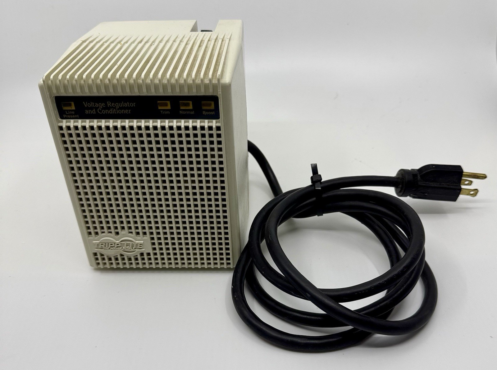 Tripp Lite #LS604 Voltage Regulator Conditioner 4 Outlet – Works Perfectly 100%