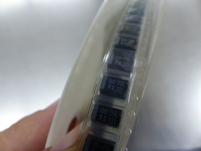 VISHAY SPRAGUE 593D107X0020E2TE3 Qty of 120 per Lot EL_TA_7343H_100U_+-20%_20V_