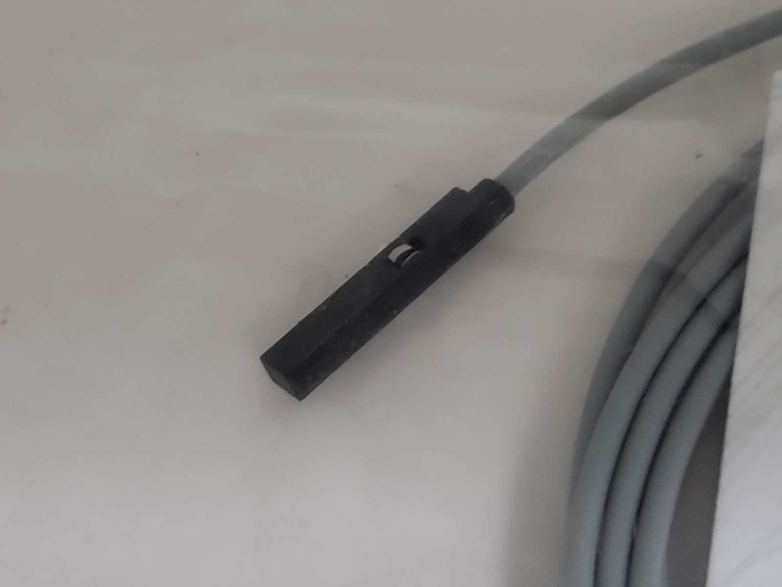 FESTO SMT-10M-PS-24V-E-2,5-L-OE PROXIMITY SWITCH PNP N.O. 3 WIRE